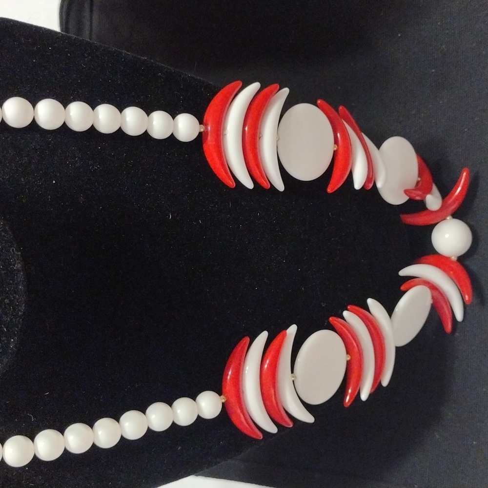 Vintage Red & White Acrylic Necklace